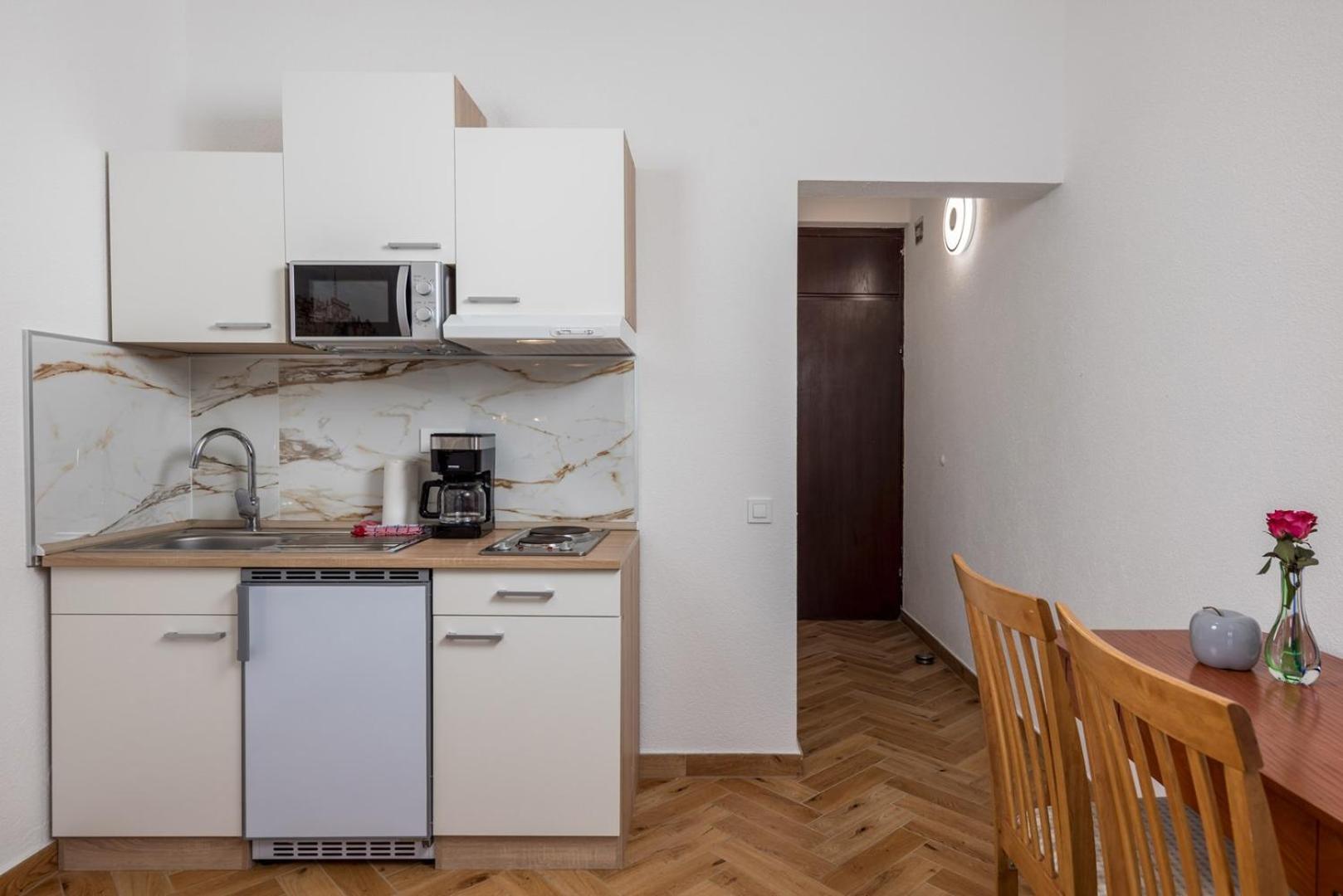 Apartments Jadranka Omišalj Eksteriør billede